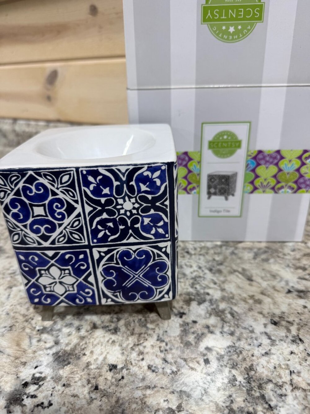Scentsy - Indigo Tile Full-Size Warmer
